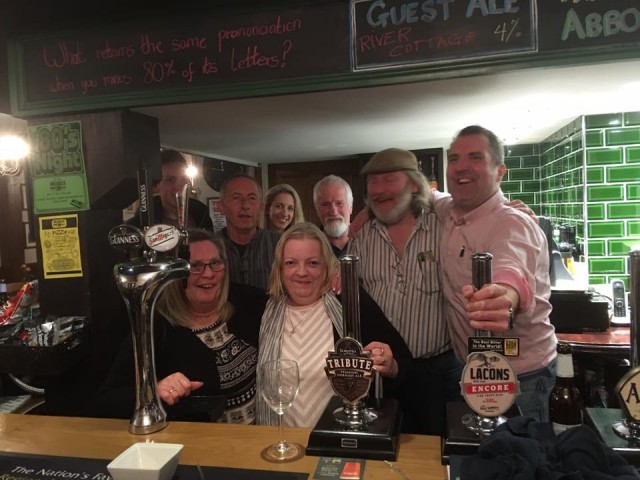 New & old faces at the quiz last night.....thanks to all that came along... — with Linda Brown and David Peake at Angarrack Inn New & old faces at the quiz last night.....thanks to all that came along... — with Linda Brown and David Peake at Angarrack Inn